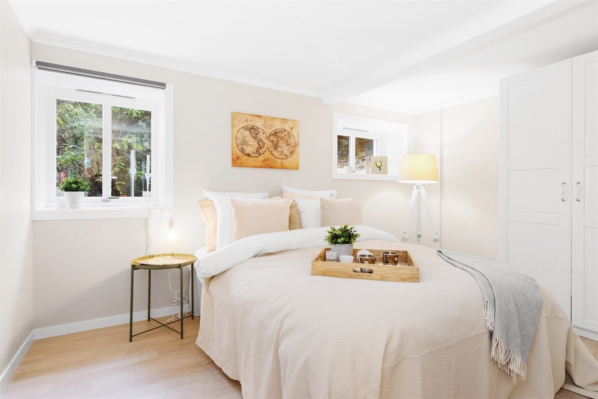 Romslig garderobeskap medfølger Galleribilde