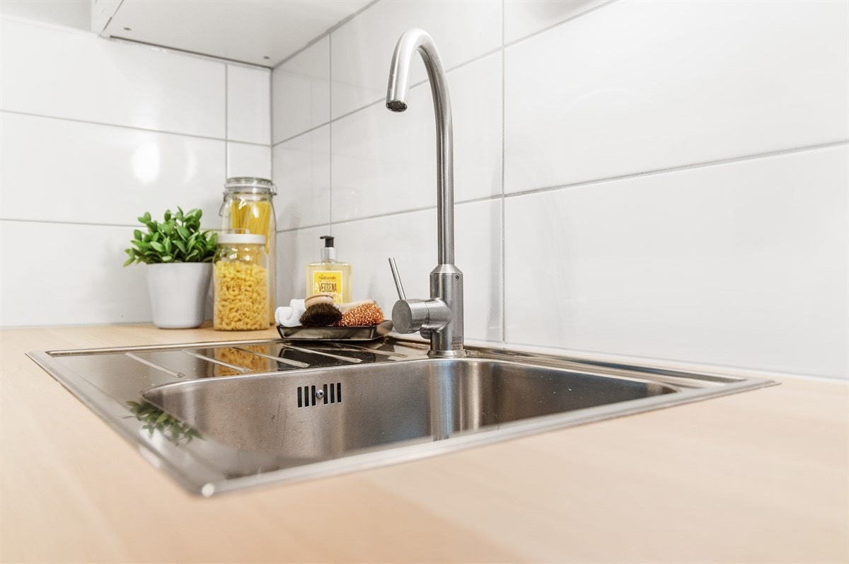 Sliser bak benkeplaten Galleribilde