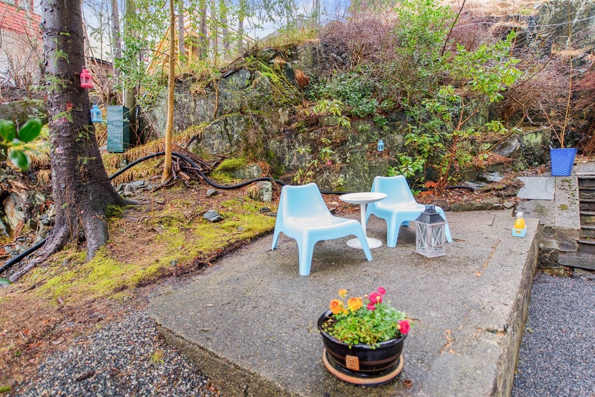 Koselig uteplass ved inngangsdøren Galleribilde