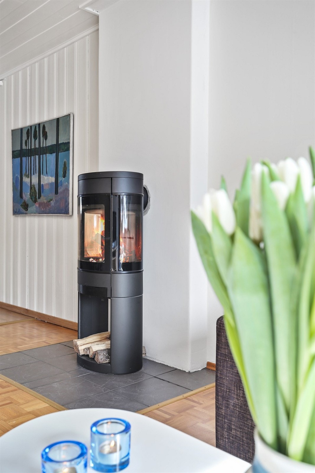 Moderne peisovn som gir godt med varme og masse hygge Galleribilde