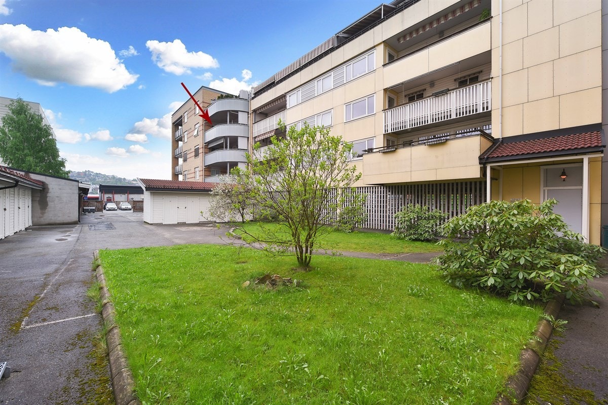 Boligen har adkomst via felles heis og trappeoppgang. Galleribilde