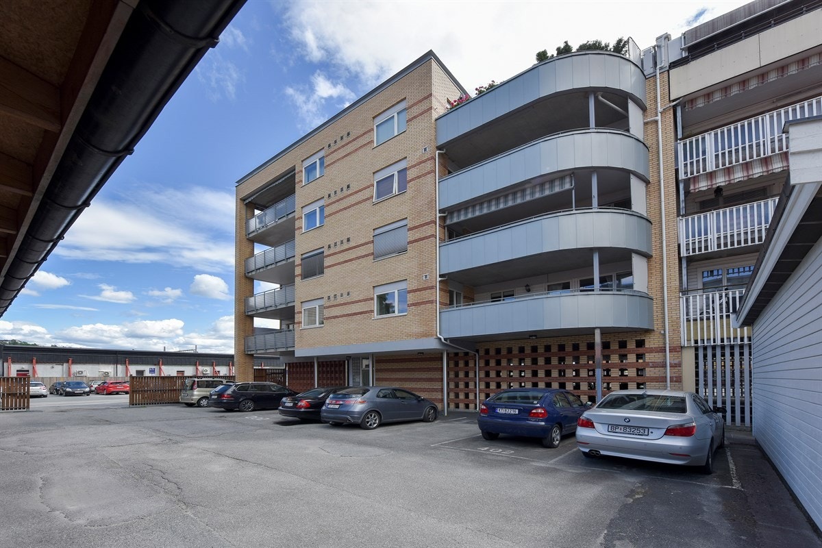 Fra leiligheten er det kort vei til Drammen sentrum for ytterligere servicetilbud. Galleribilde