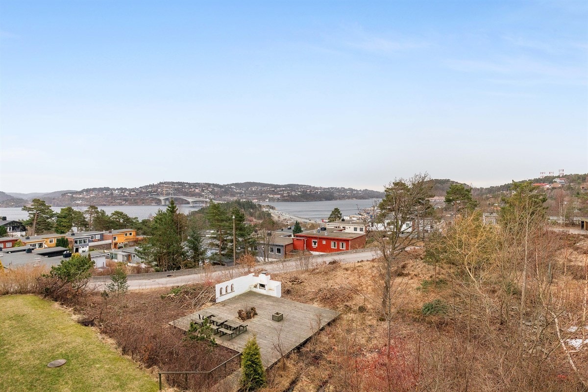 2 roms andelsleiligh i øverste etasje med flott utsikt. Galleribilde