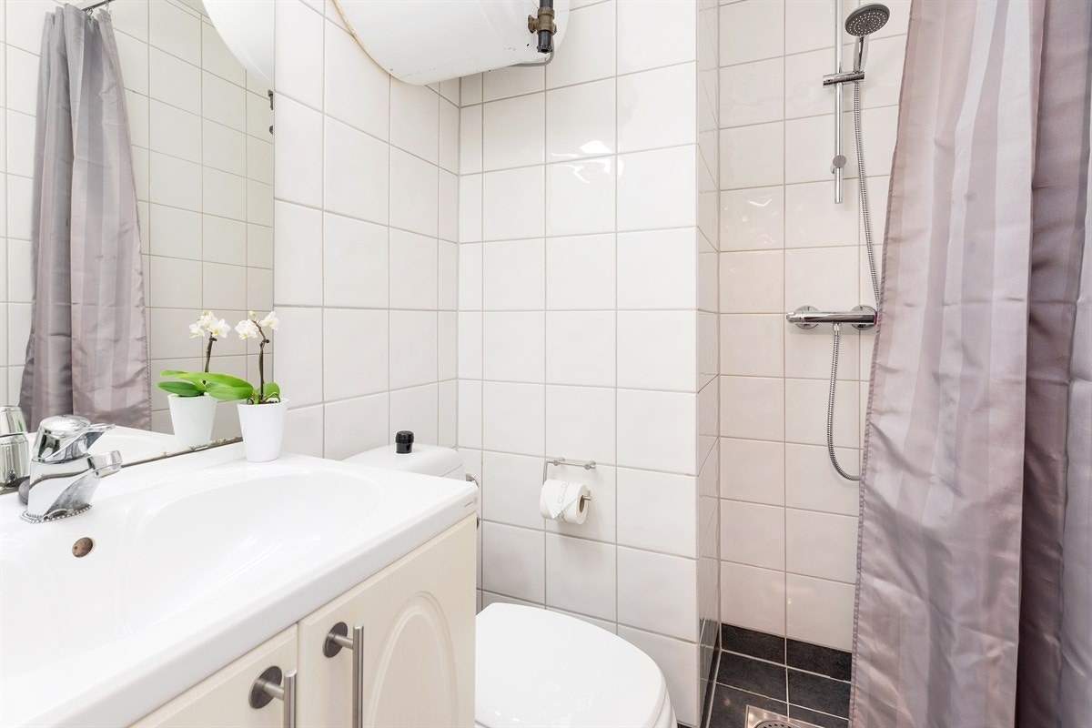 Flislagt bad fra 2004 Galleribilde