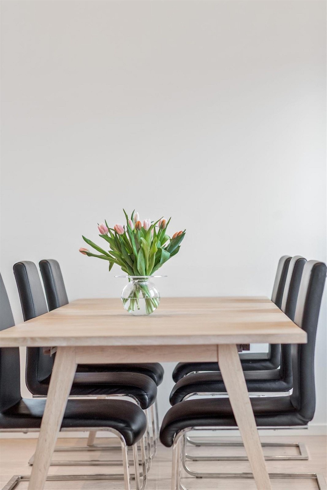 God plass til spisebord Galleribilde