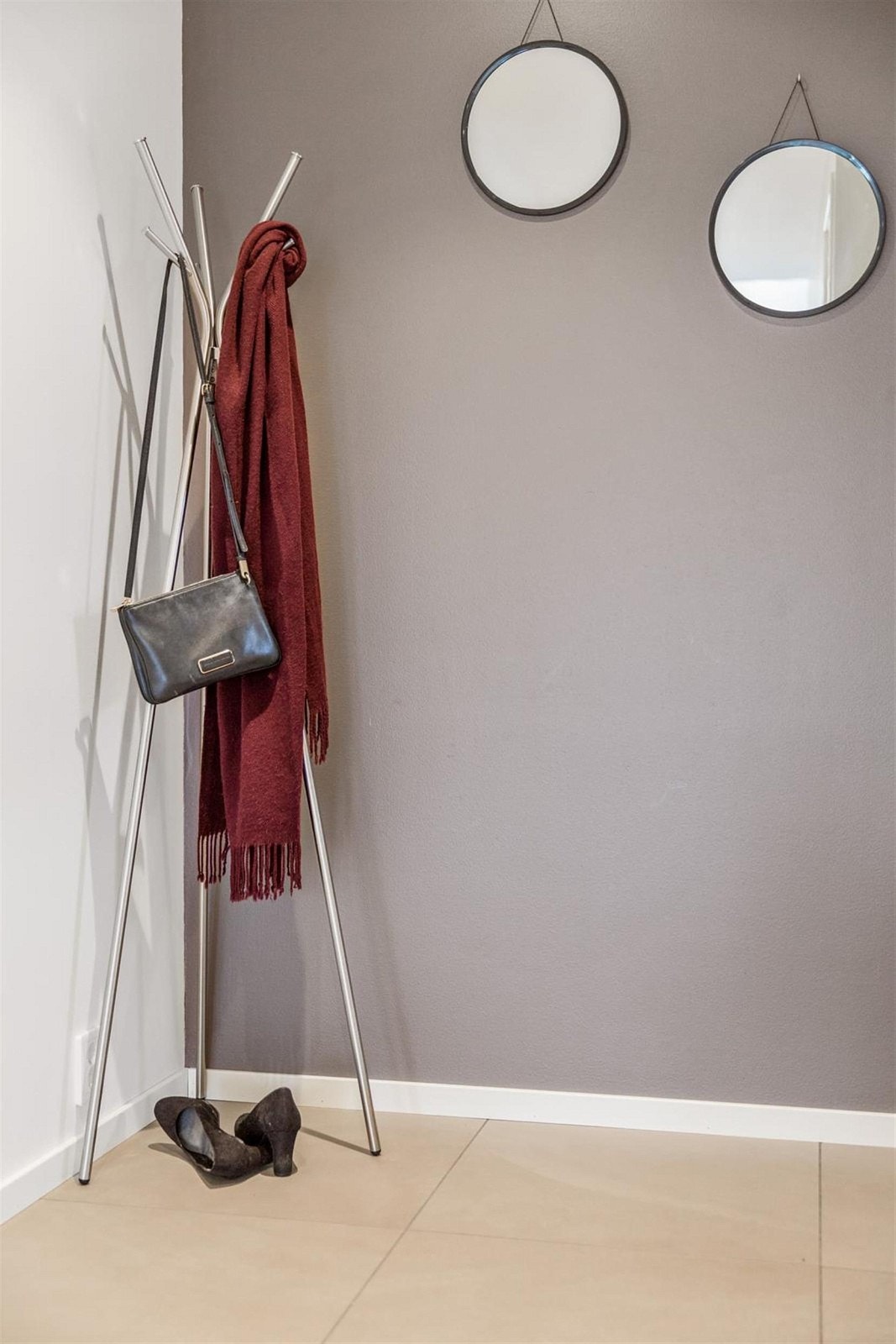 Hall med tidsriktige overflater Galleribilde