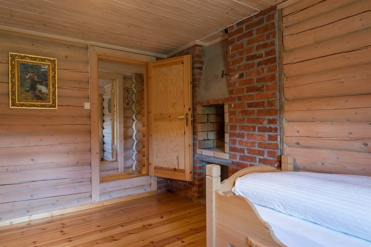 Hovedsoverom med peis. Galleribilde