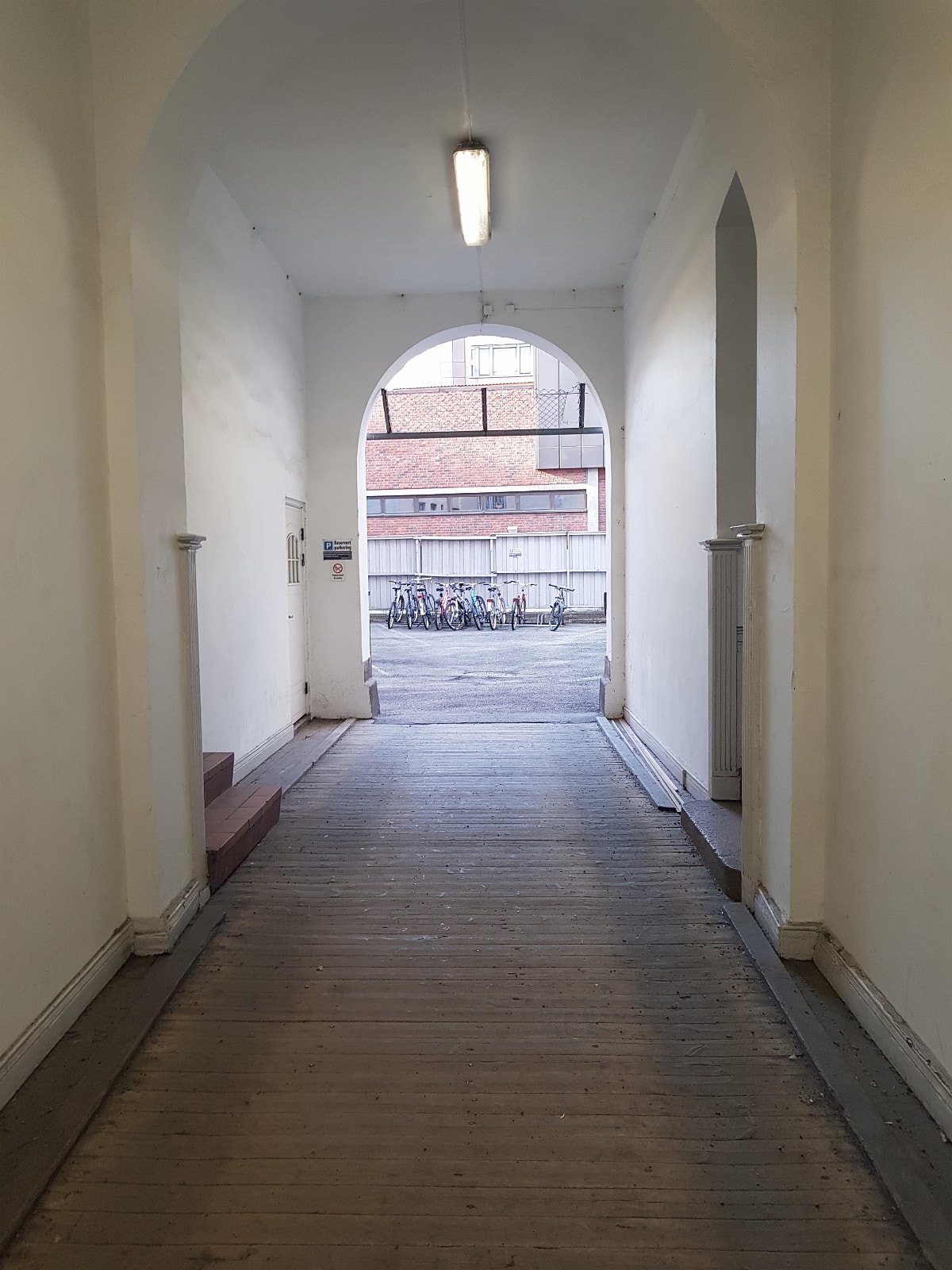 Innkjøring gjennom portal Galleribilde