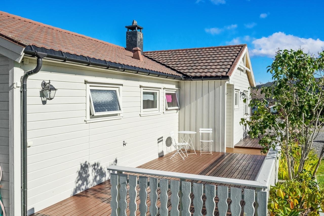 Veranda på fremsiden av boligen Galleribilde