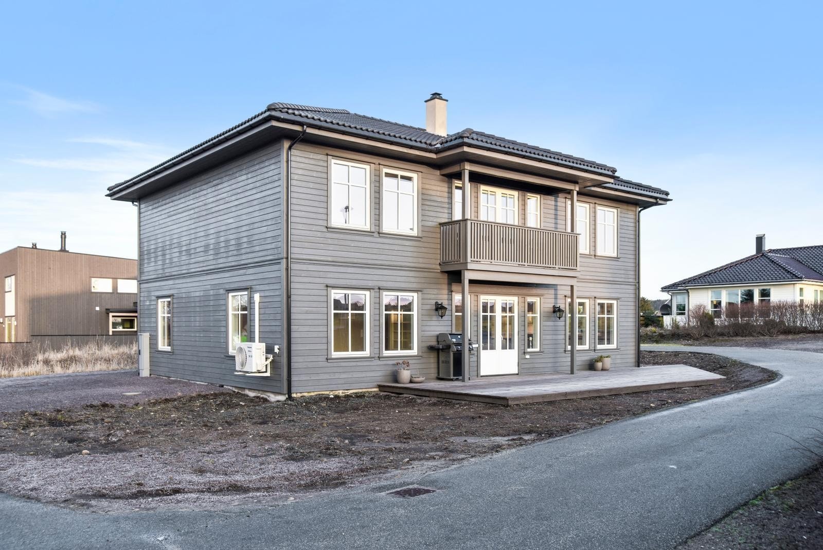 Velkommen til Austmarka 32 presentert av Charlotte Ødegård EiendomsMegler 1 Jærmegleren Galleribilde