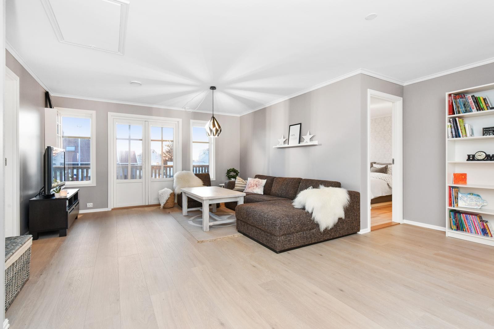 Loftstue med balkong Galleribilde