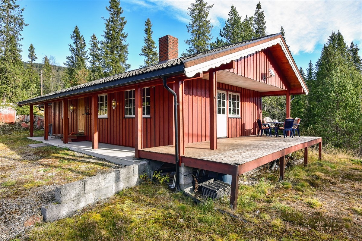 Eiendommen har en delvis overbygd terrasse med gode solforhold. Galleribilde