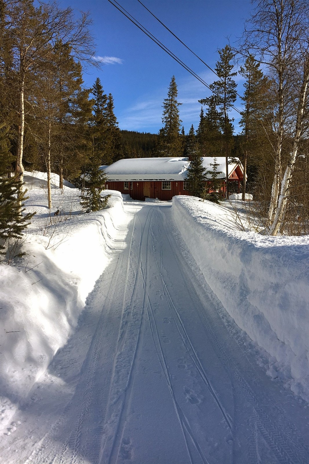 Eiendommen har ca. 50 meter privat vei. Brøyteavtale kan overdras til ny eier. Galleribilde