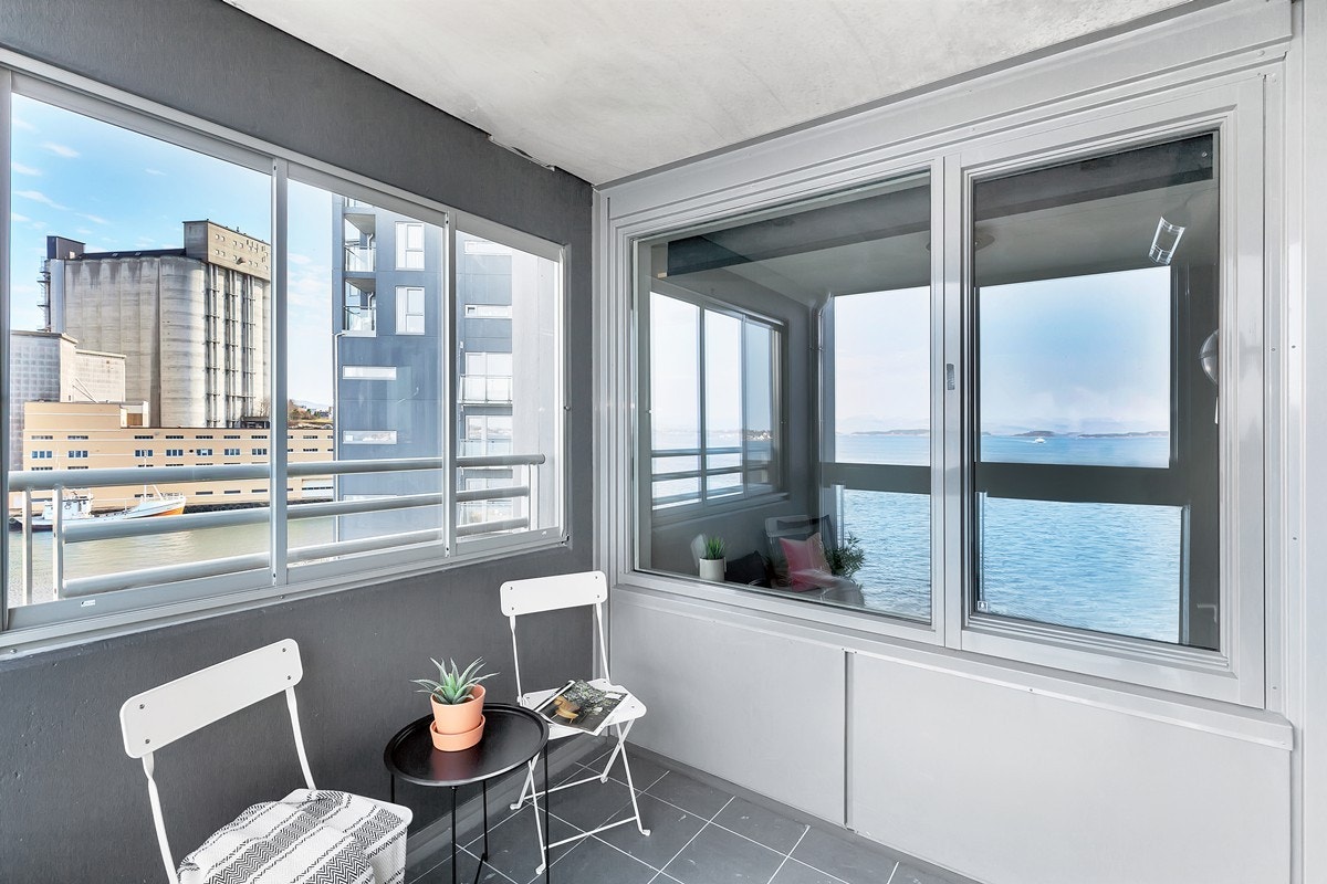 Innglasset balkong Galleribilde