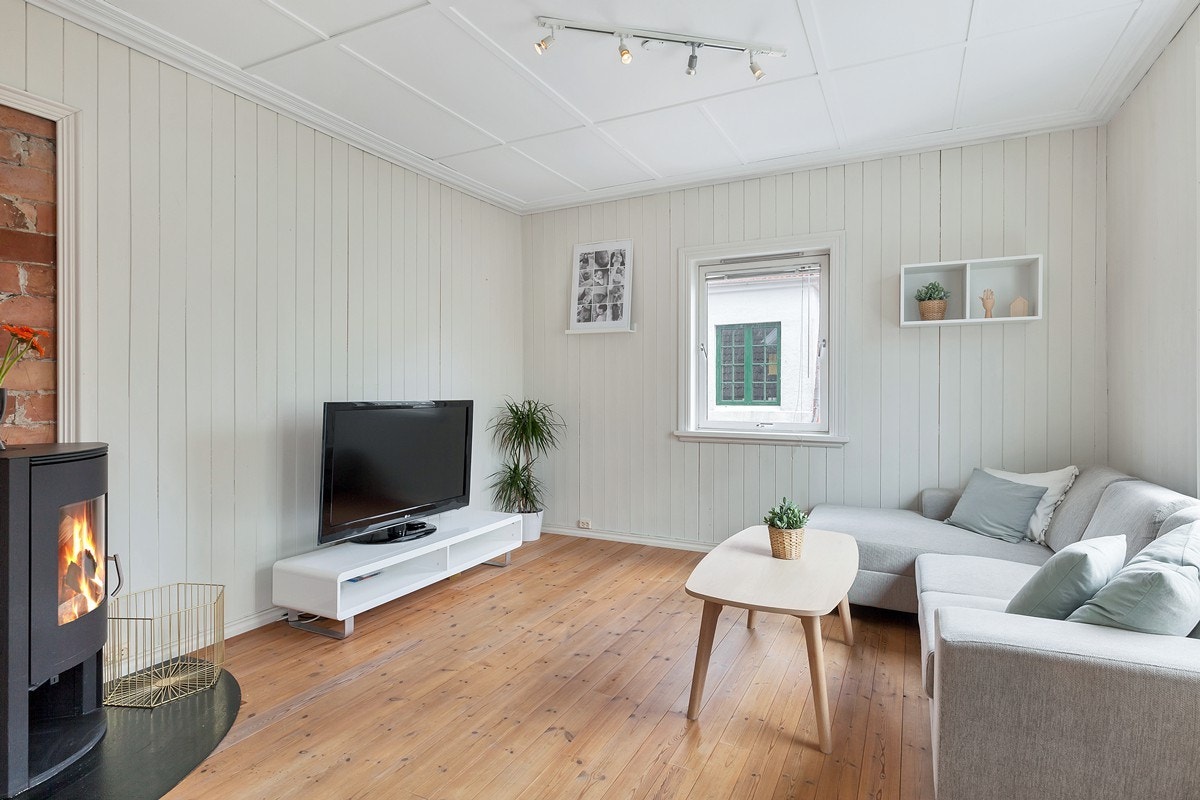 Vedovnen og tregulvet gir boligen sin egen sjarm Galleribilde