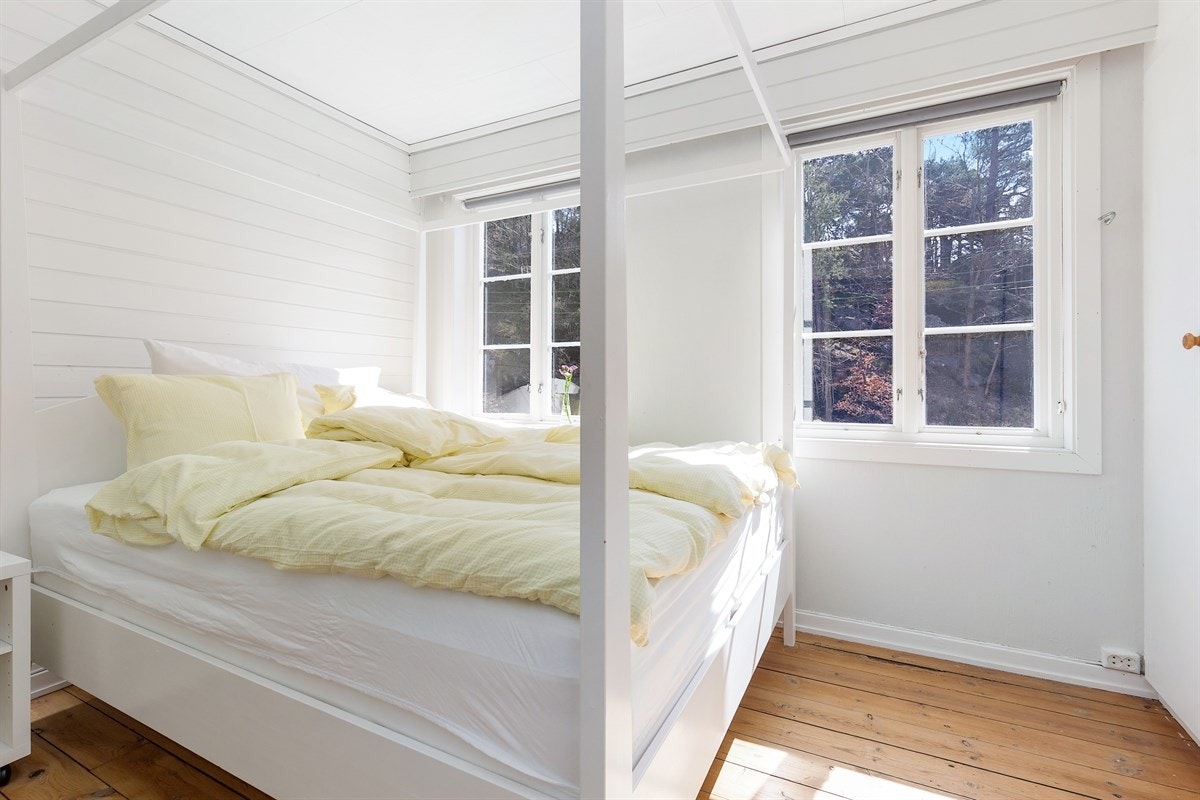 Begge soverommene har godt med skapplass. Galleribilde