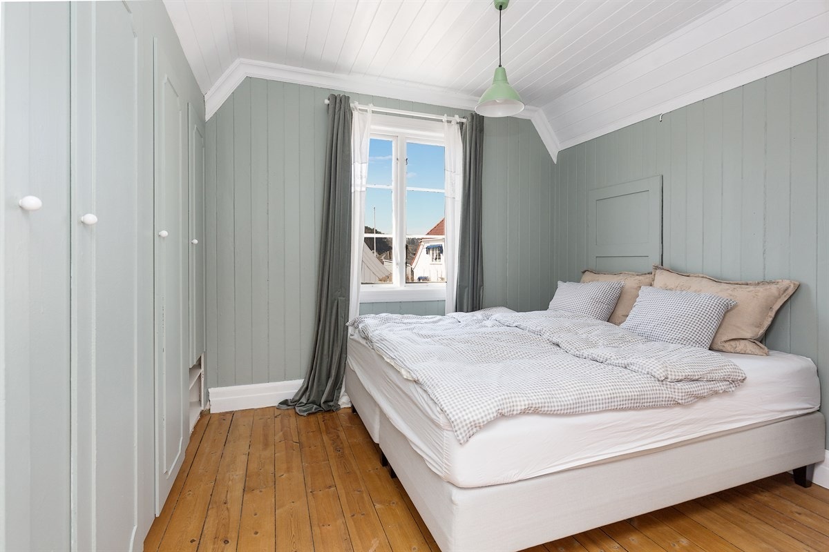 hvor det i tillegg til bad, er 2 gode soverom. Galleribilde