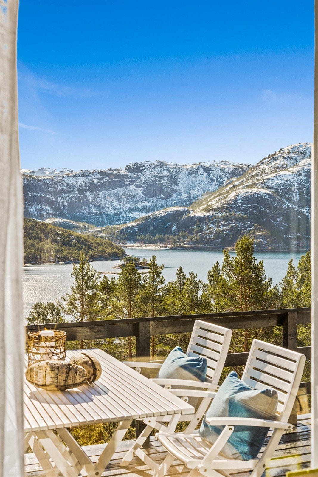 Utsikt fra terrassen. Galleribilde