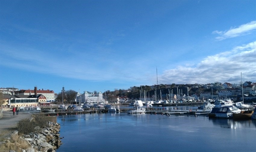 Vakre Strømstad by med fin strandpromenade. Galleribilde