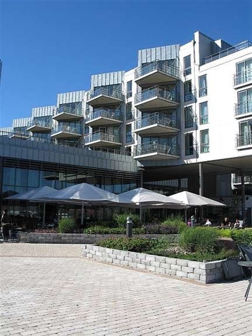 Del av uteområdet på hotellet. Galleribilde