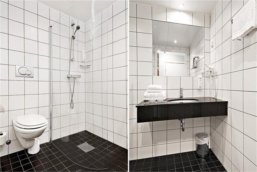 Lekre, flislagte bad. Fra Dobbeltrommet. Galleribilde