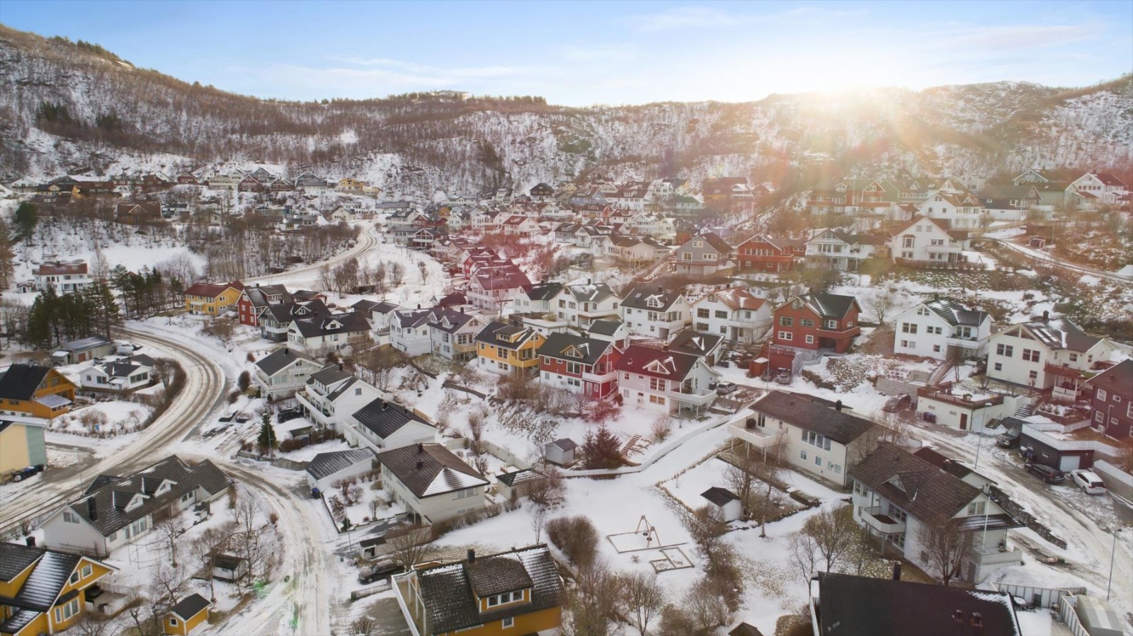 Skiviklia 23 ligger i et barnevennlig og veletablert område i Skivika Galleribilde