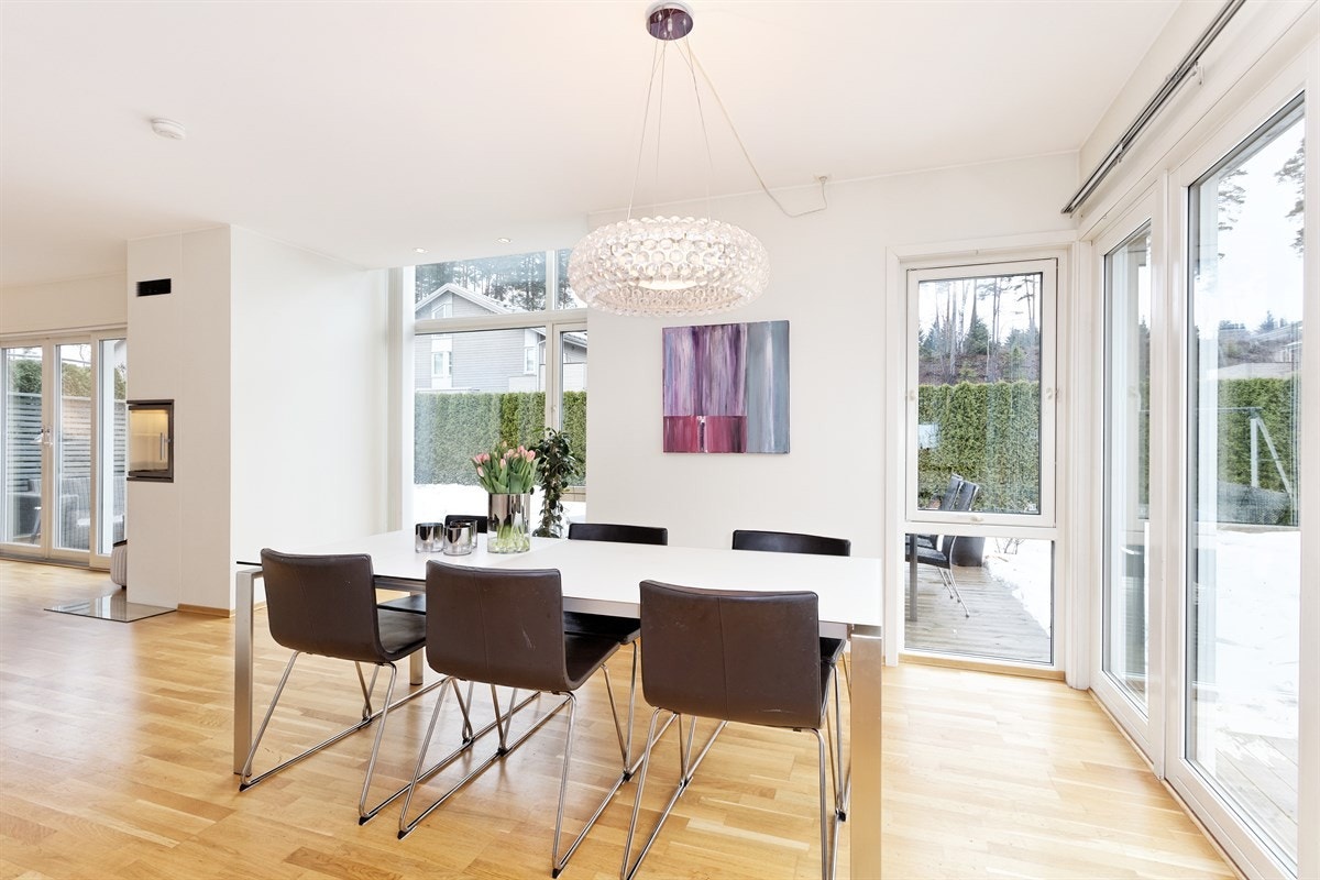Her er det god plass til å sette inn et spisebord Galleribilde