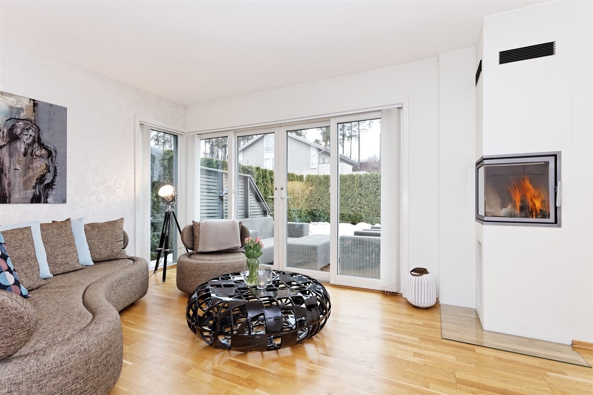 Koselig område med god plass til sofa og tilhørende sofabord Galleribilde