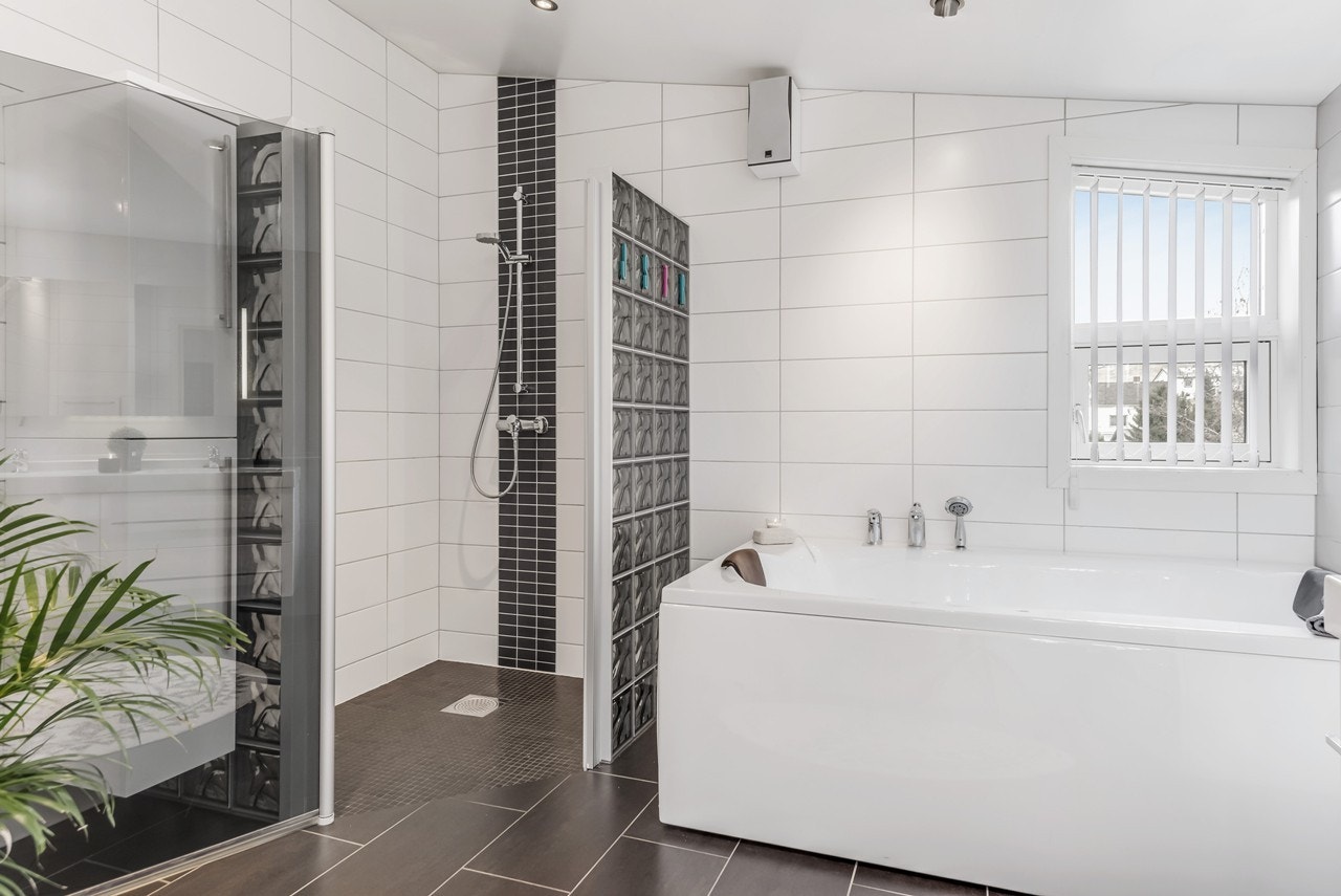 Badet er av svært god størrelse og er på hele 11,5 kvm. Galleribilde