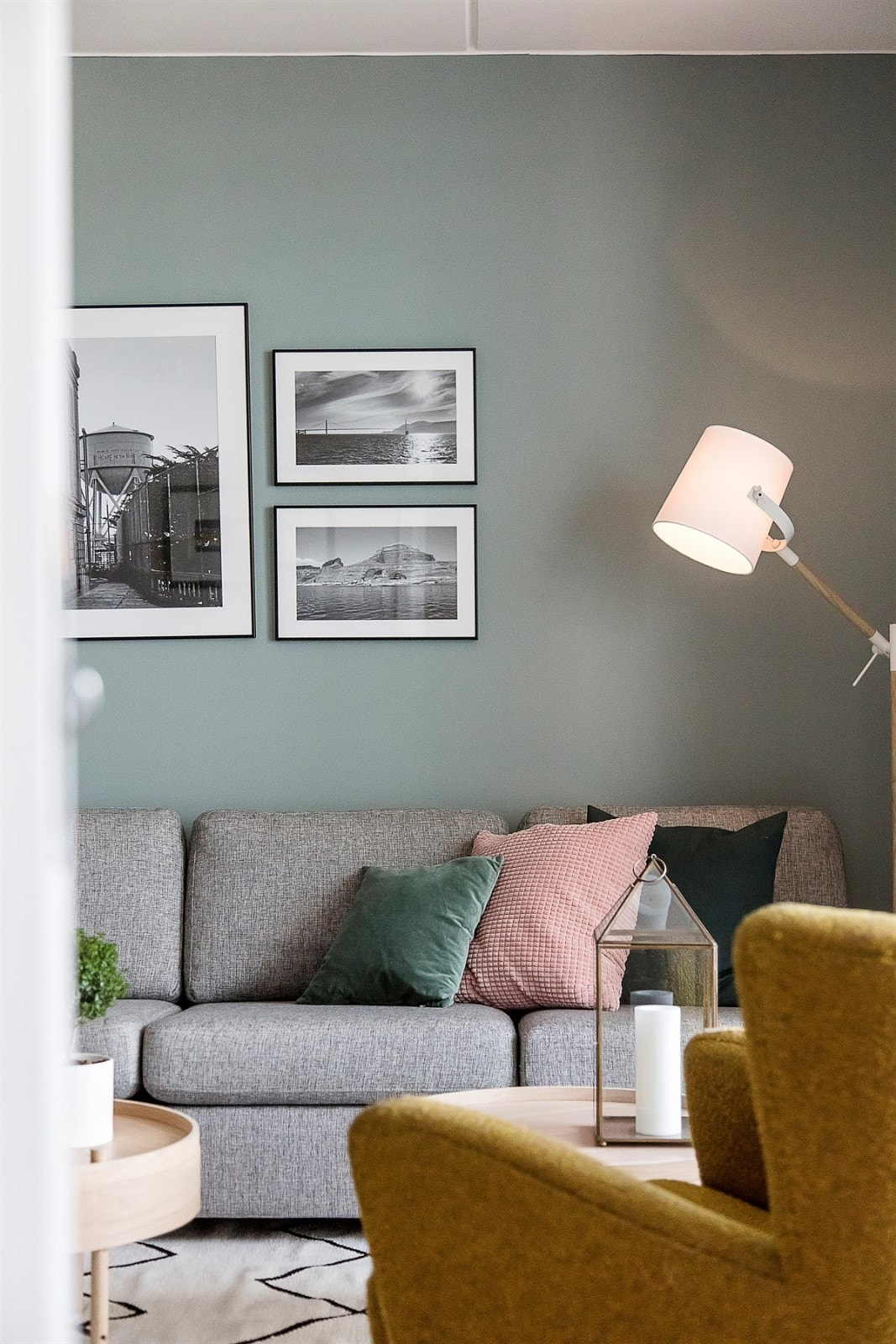 Det er balansert ventilasjonsanlegg med varmegjenvinning noe som sikrer godt inneklima, samt fjernvarme (fyring og varmtvann er inkludert i felleskostnadene). Galleribilde