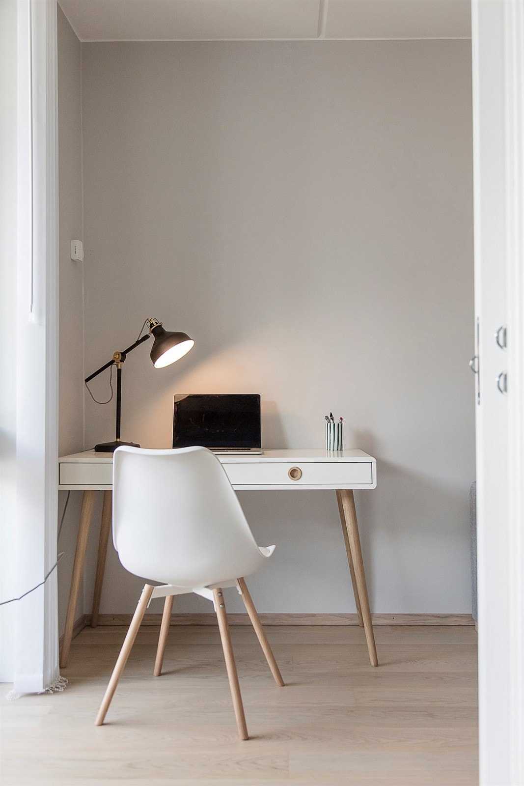 Soverom 3 brukes i dag som kontor/gjesterom Galleribilde