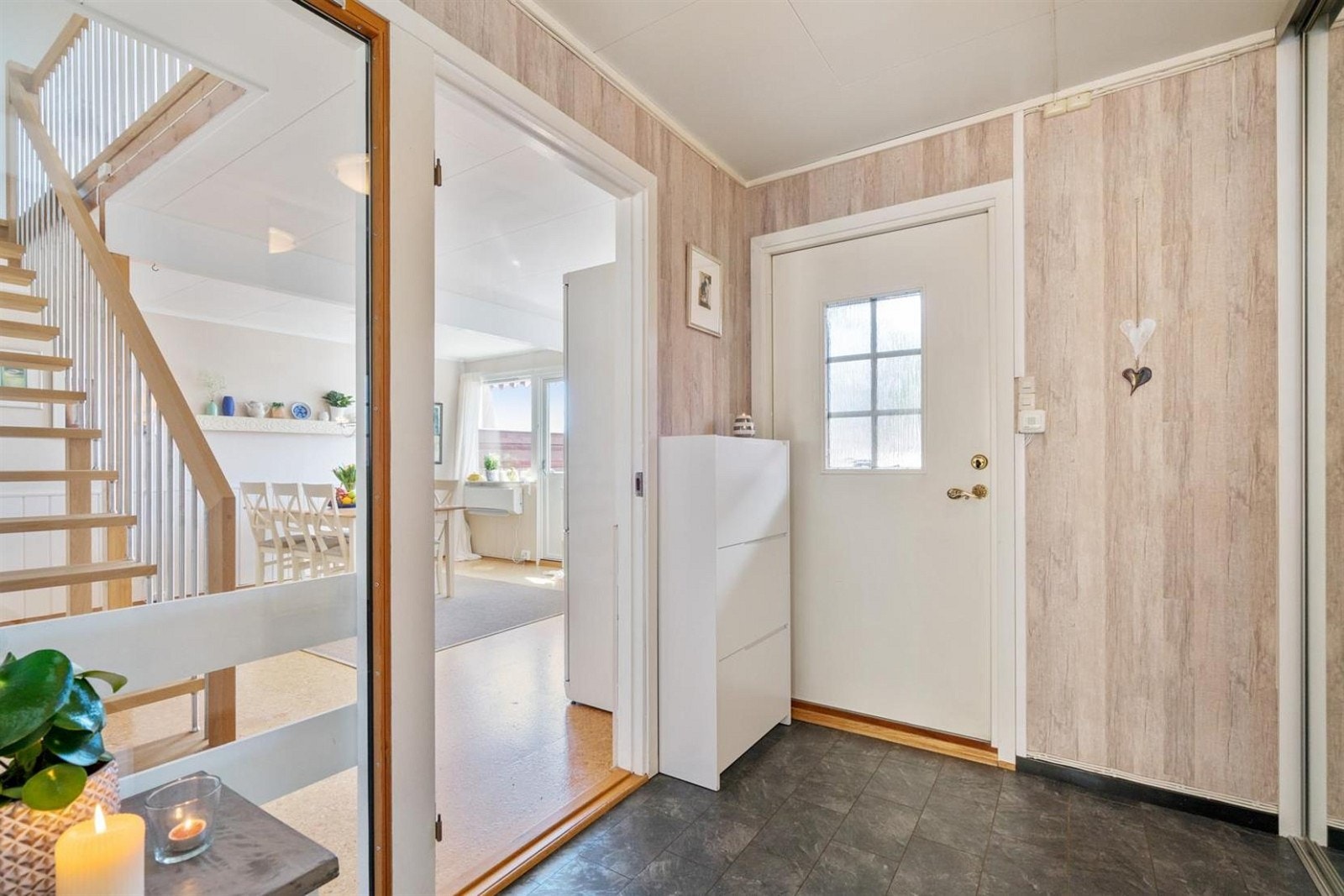 Entré. Galleribilde