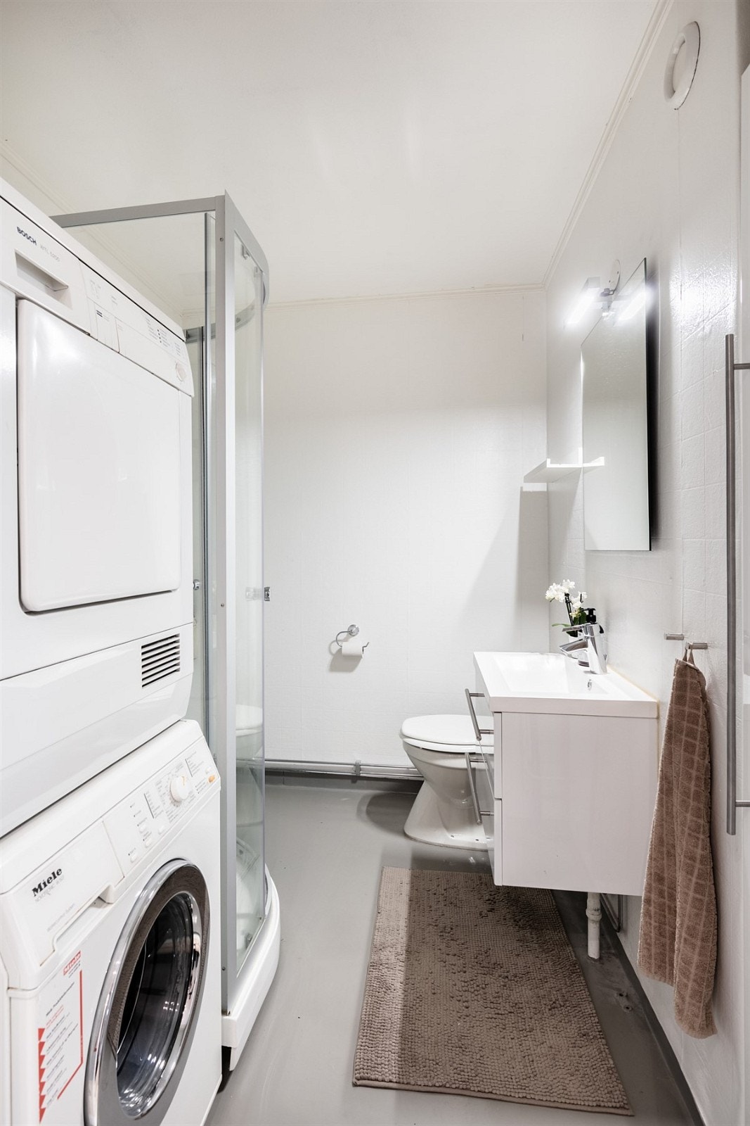 Lyst og pent bad/wc Galleribilde