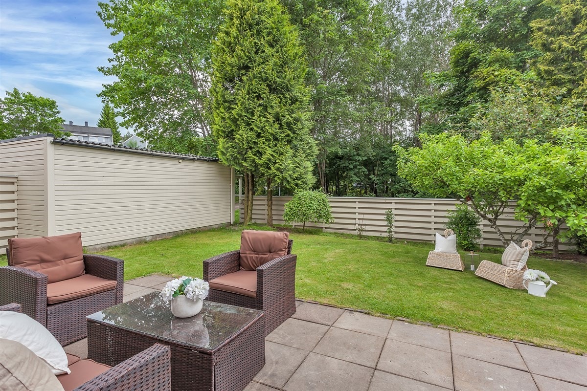 Solrik hage Galleribilde