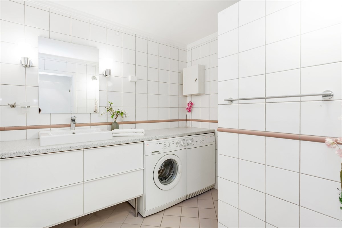 Flislagt bad Galleribilde