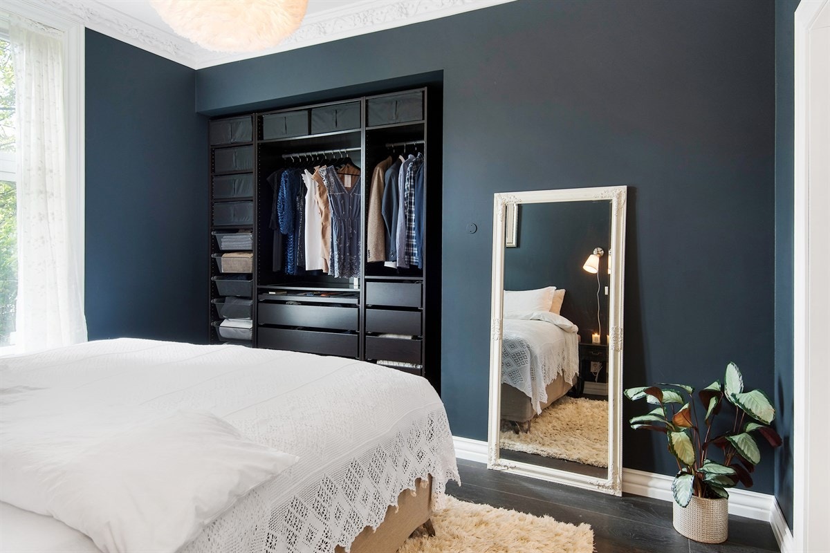 Godt med garderobe Galleribilde