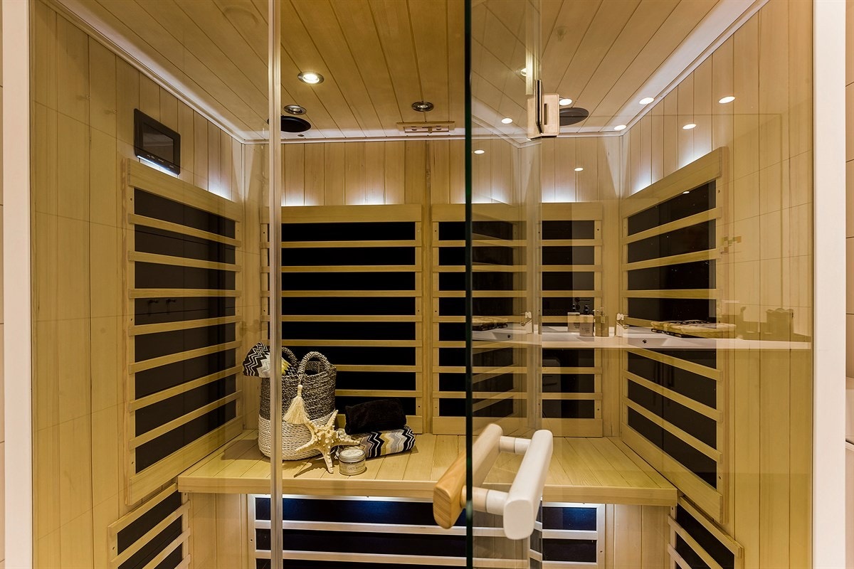 Vaskerom/dusjbad med badstue. Galleribilde