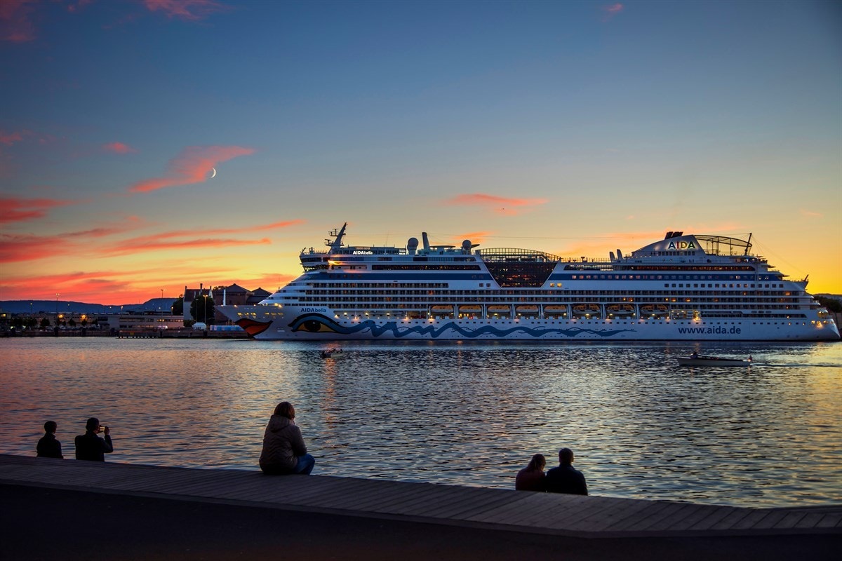 Ytterst på Sørengautstikkeren finner du sjøbadet som byr på ekte sommeridyll, der du kan hoppe i sjøen rett fra bryggekanten. Galleribilde