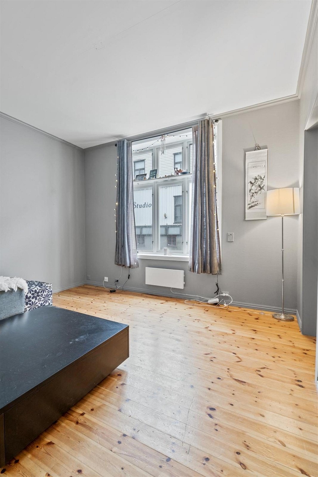 Stue, fin takhøyde. Galleribilde