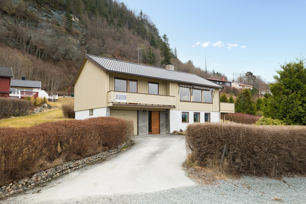 Brekka i Buvika er svært attraktivt, sentrumsnært og blir stadig mer etterspurt, noe som er med på å gjøre eneboligen til en fin investering. Galleribilde