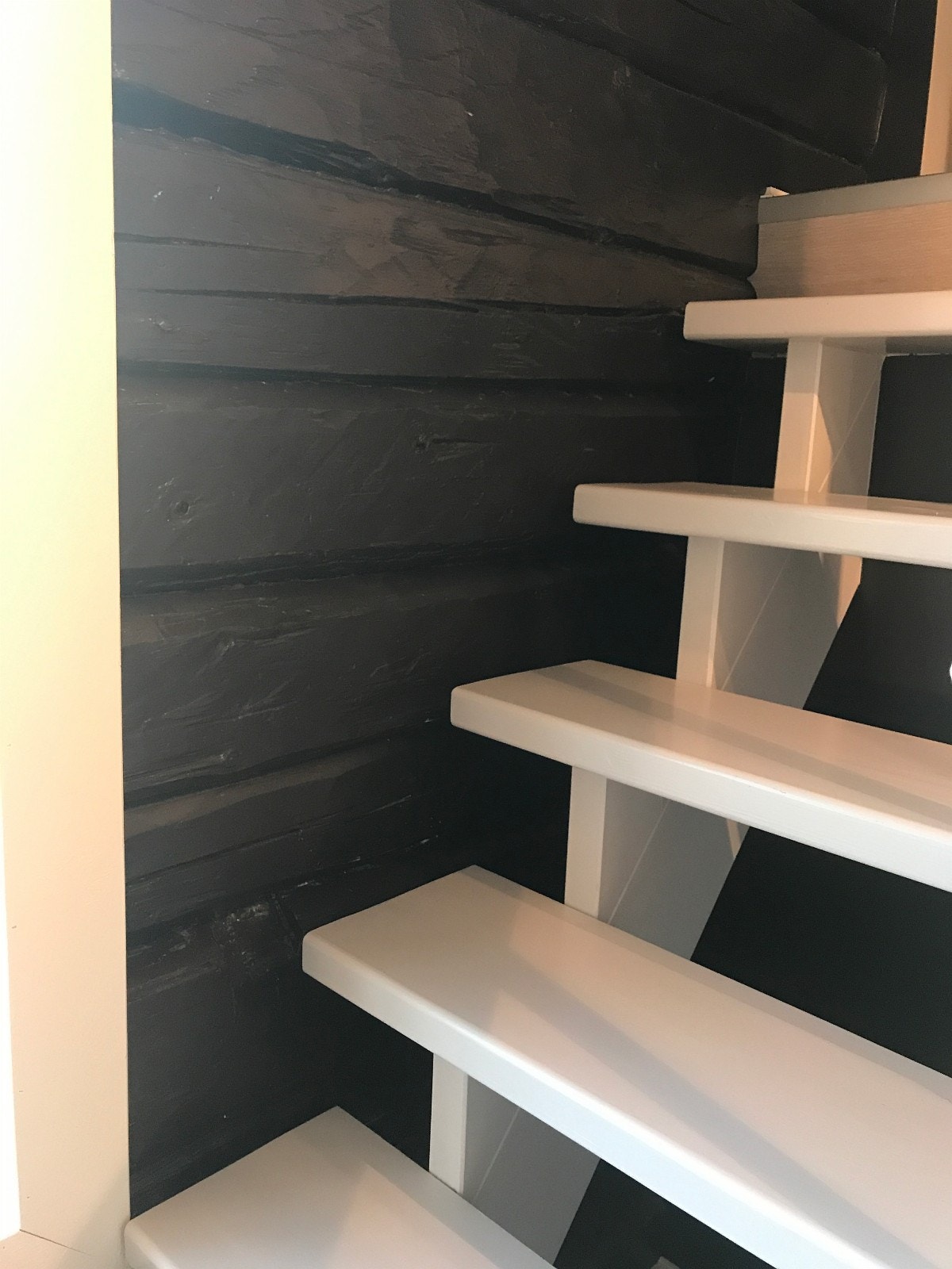 Trappen,her er orginalveggen bevart Galleribilde