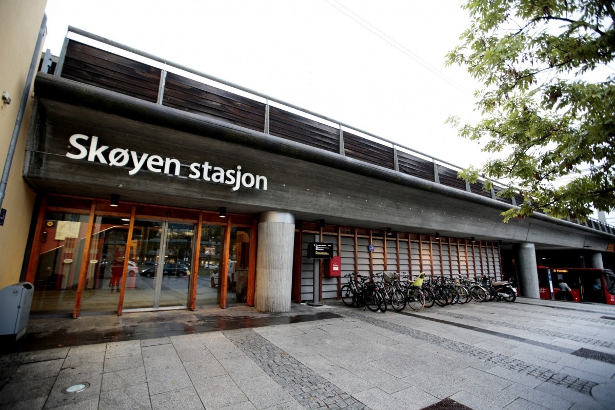 Skøyen stasjon (5 min med buss) Galleribilde