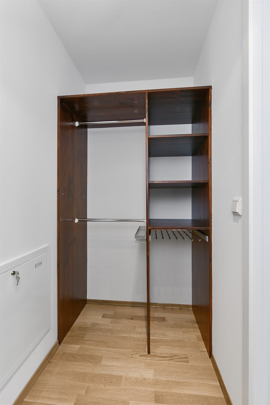 Walk-in closet. Galleribilde