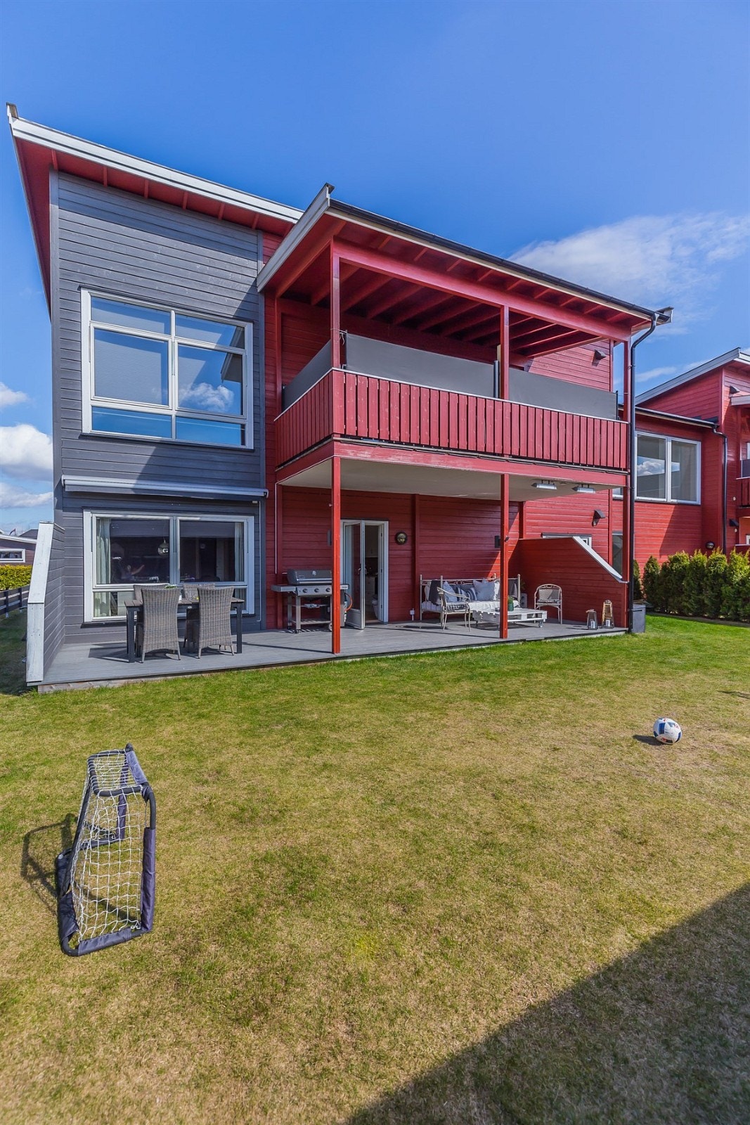 Fasade/hage Galleribilde