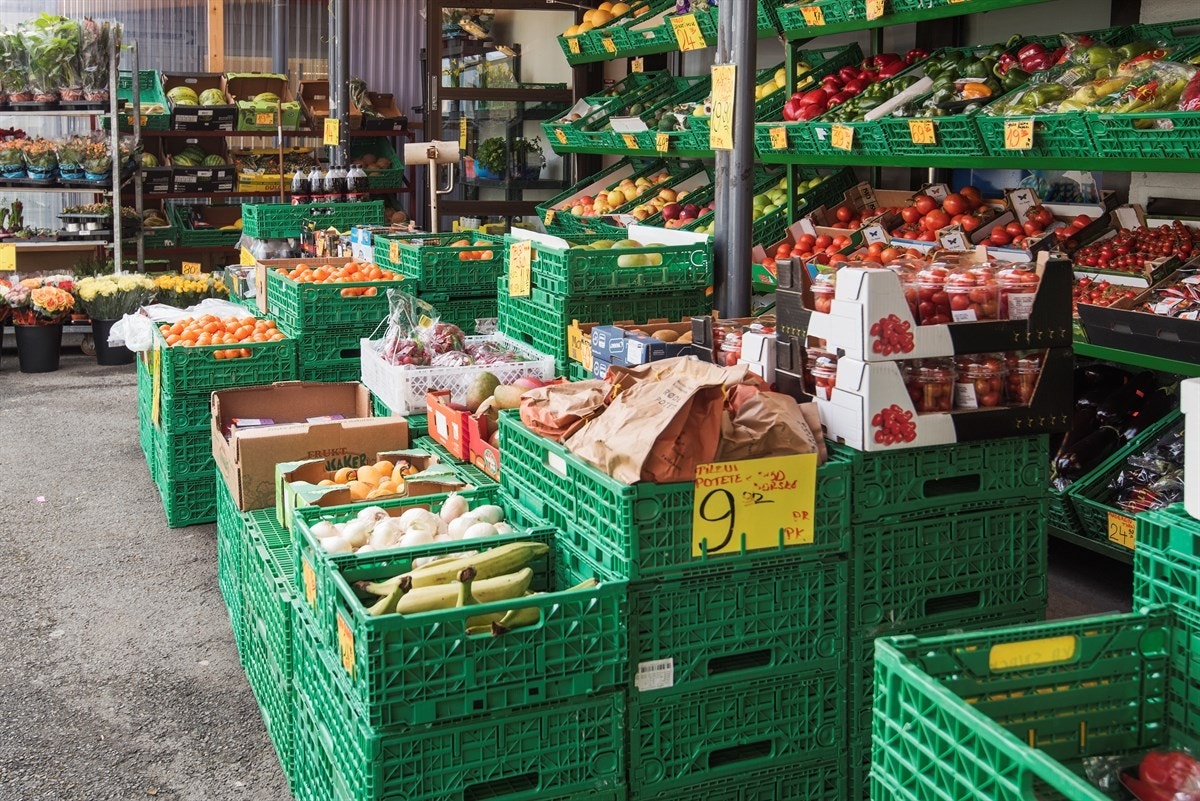 Grønnsakshandleren på Hovseter, nabo til Rema 1000. Galleribilde