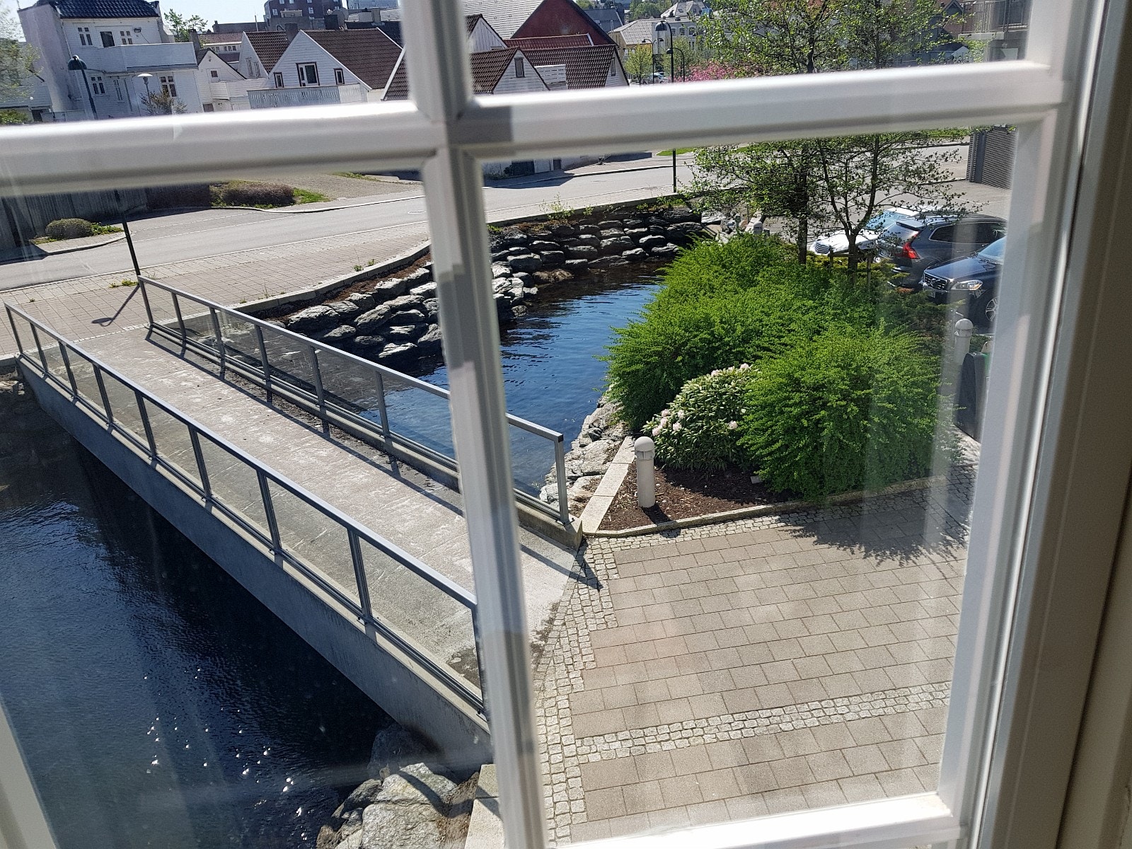 Utsikt ifra stuevinduene ned i sjøen Galleribilde