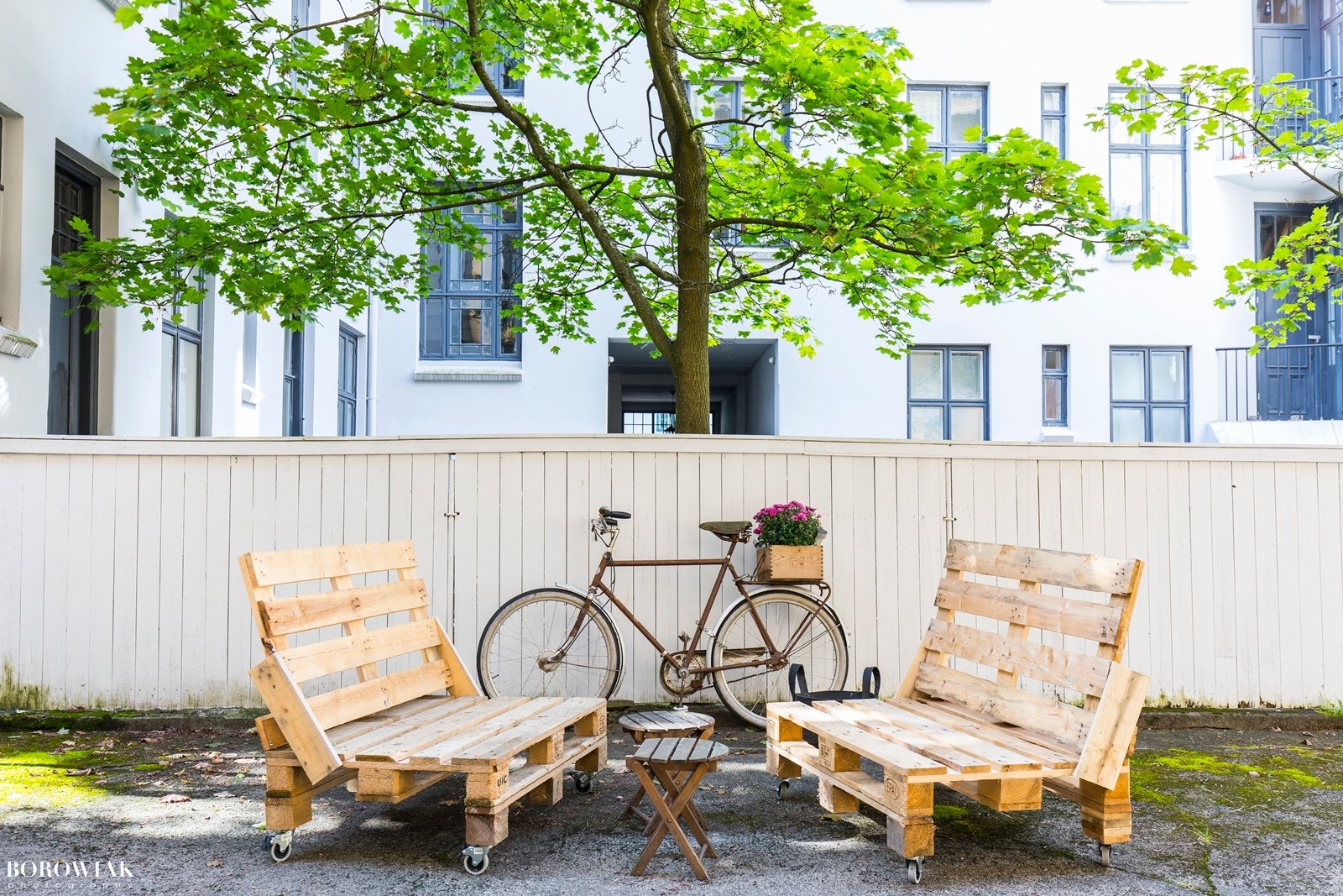 Sameiet har en koselig liten bakgård til glede for beboerene Galleribilde