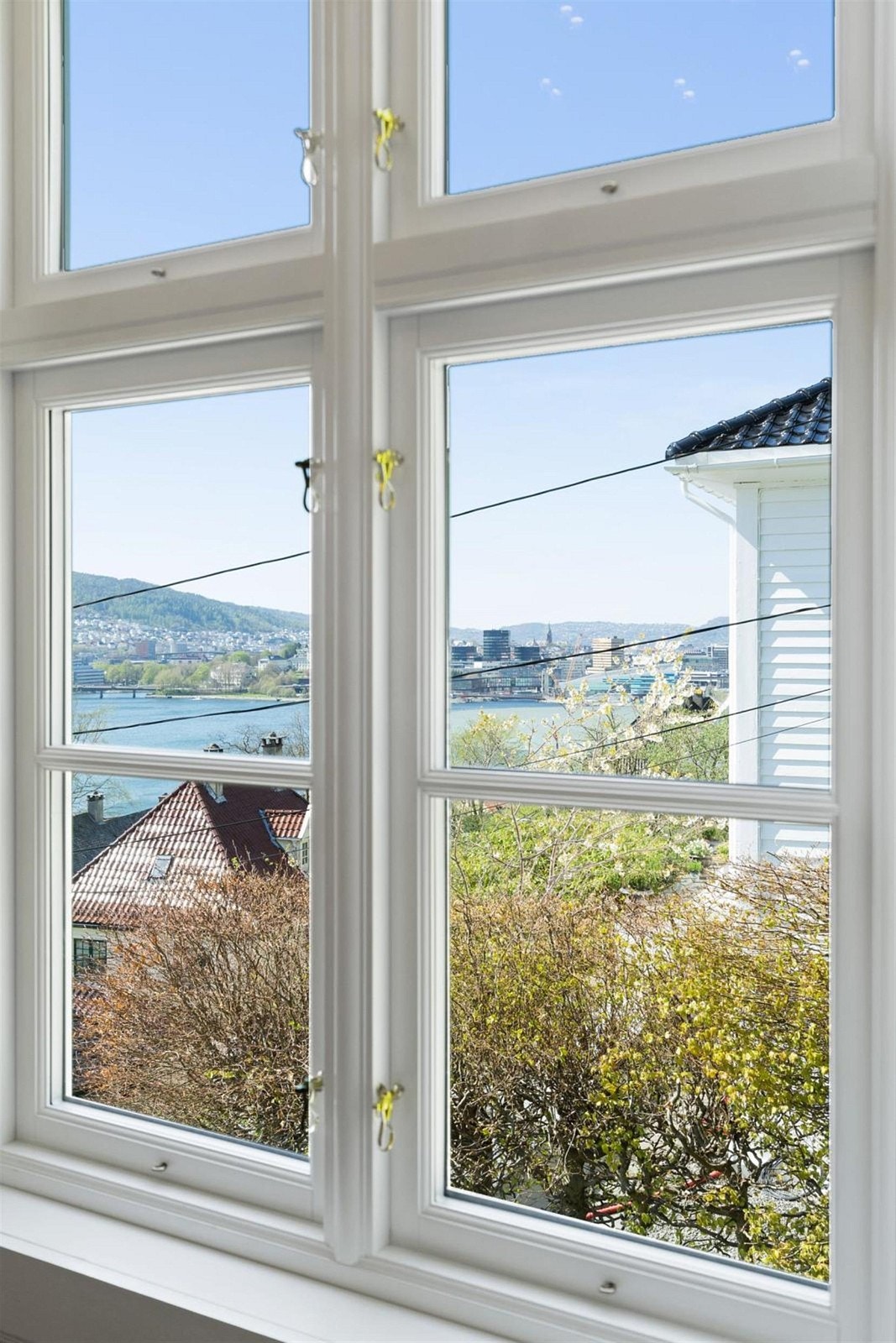 Utsikt fra ett av soverommene i 2. etasje. Galleribilde