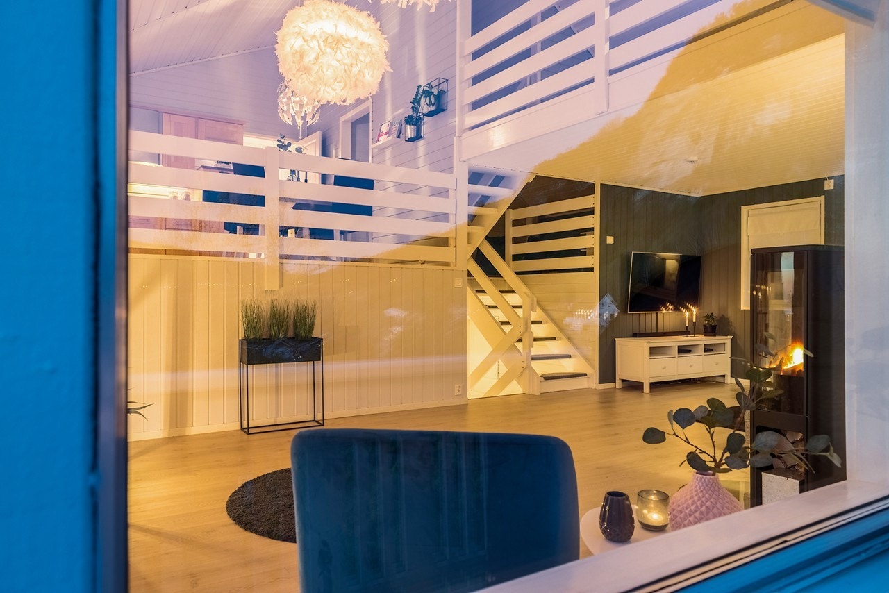 Planløsningen er fleksibel og spennende, fordelt over fem halvplan, inkludert en koselig loftstue. Galleribilde