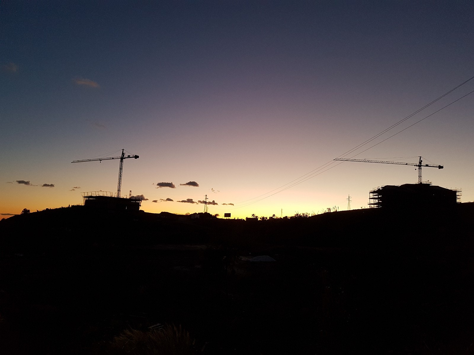 Se byggeprosessen på hjemmesiden - http://cds-property.com/index.php/home/byggefase-medone Galleribilde